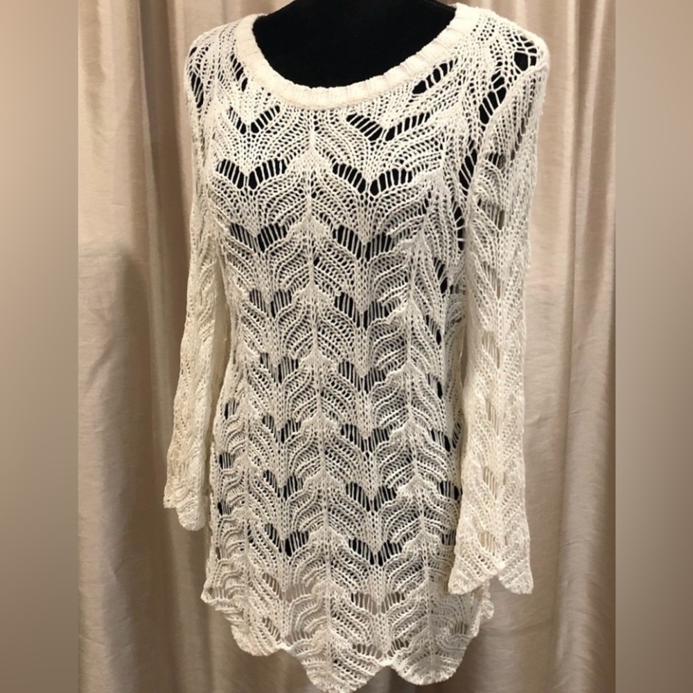 EUC-Karen Kane Cream Knit Top, with flowy bell sleeves